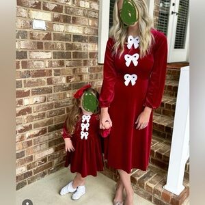 classic Southern Smocks Velvet Womens XXL
bow detail dress